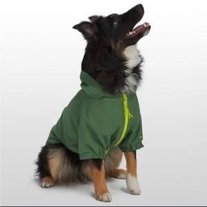 Backcountry Dog Rain Jacket Size Medium